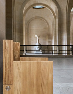 Mobilier exclusif au Louvre par le designer Martin Szekely