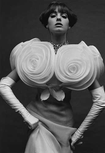 L’extravagante photographie de mode de William Klein