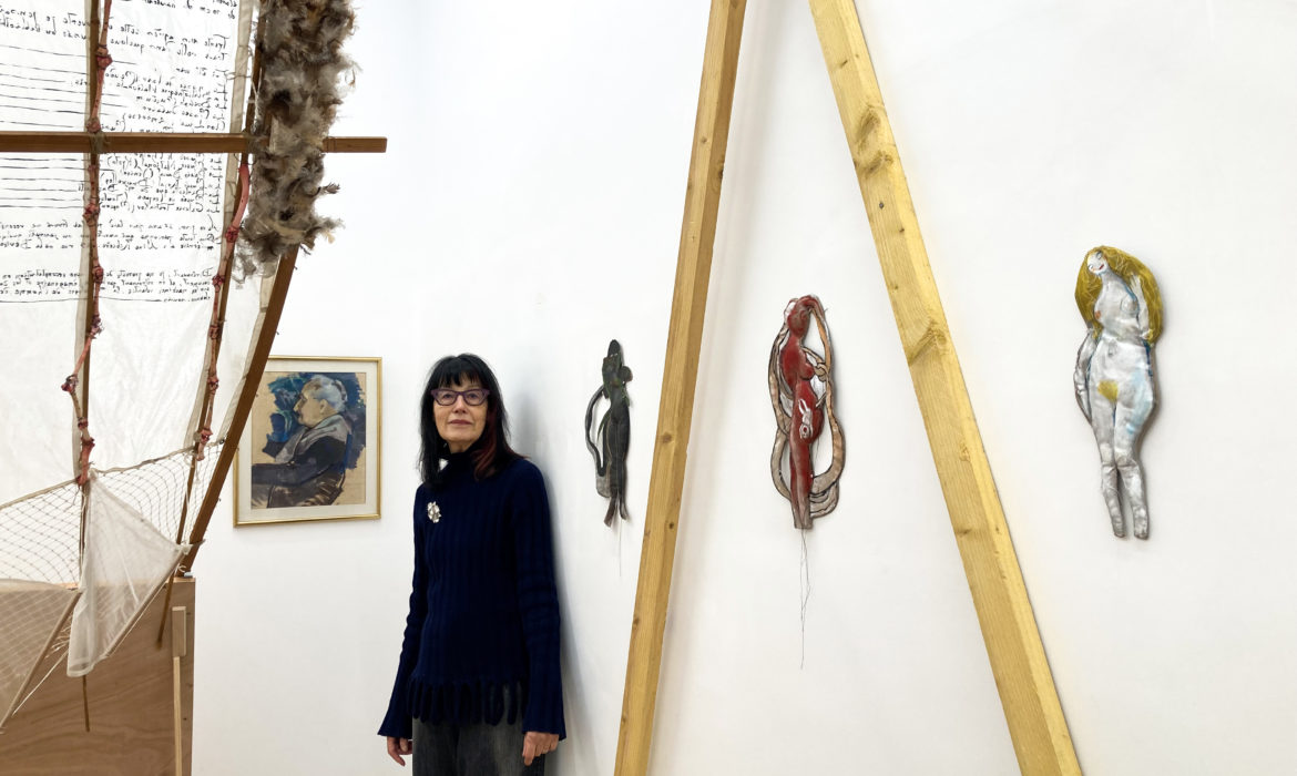 Aline Ribière et ses pièces en mouvement exposées à l’Enseigne des Oudin