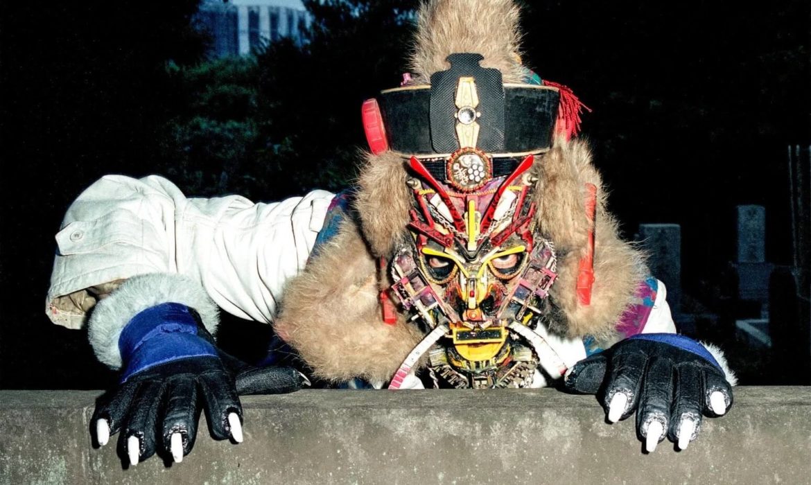 Composer, décomposer, réinventer les langages : Rammellzee au Palais de Tokyo.