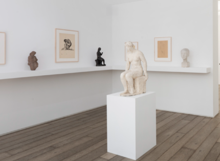 Une vie sculptée : Alina Szapocznikow à la Galerie Loevenbruck