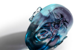 Fang Lijun et Lalique : Yawning Man, quand le cristal donne une nouvelle dimension à l’art contemporain