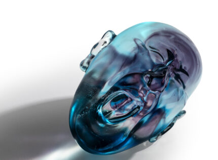 Fang Lijun et Lalique : Yawning Man, quand le cristal donne une nouvelle dimension à l&rsquo;art contemporain